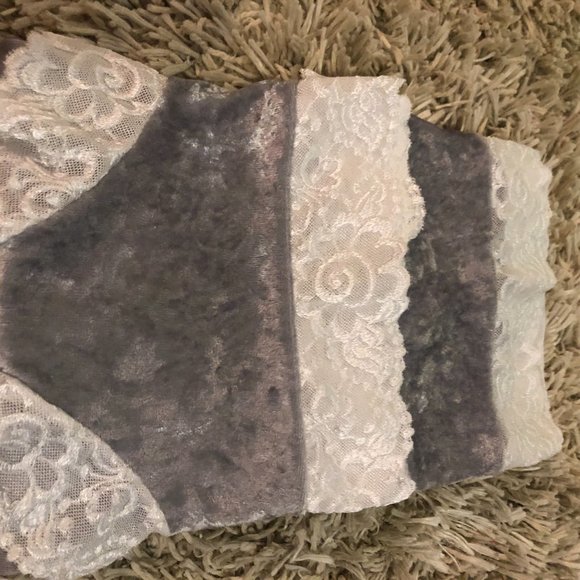 2 Pair NWOT Lingerie Diva Velvet & Lace Panty - Picture 5 of 5